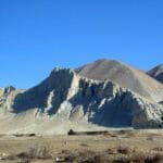 Cliffs-l eaving Tsarang-Mustang